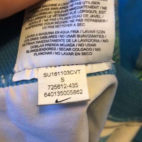 Women’s small Nike pros spandex shorts - Picture 4 of 4